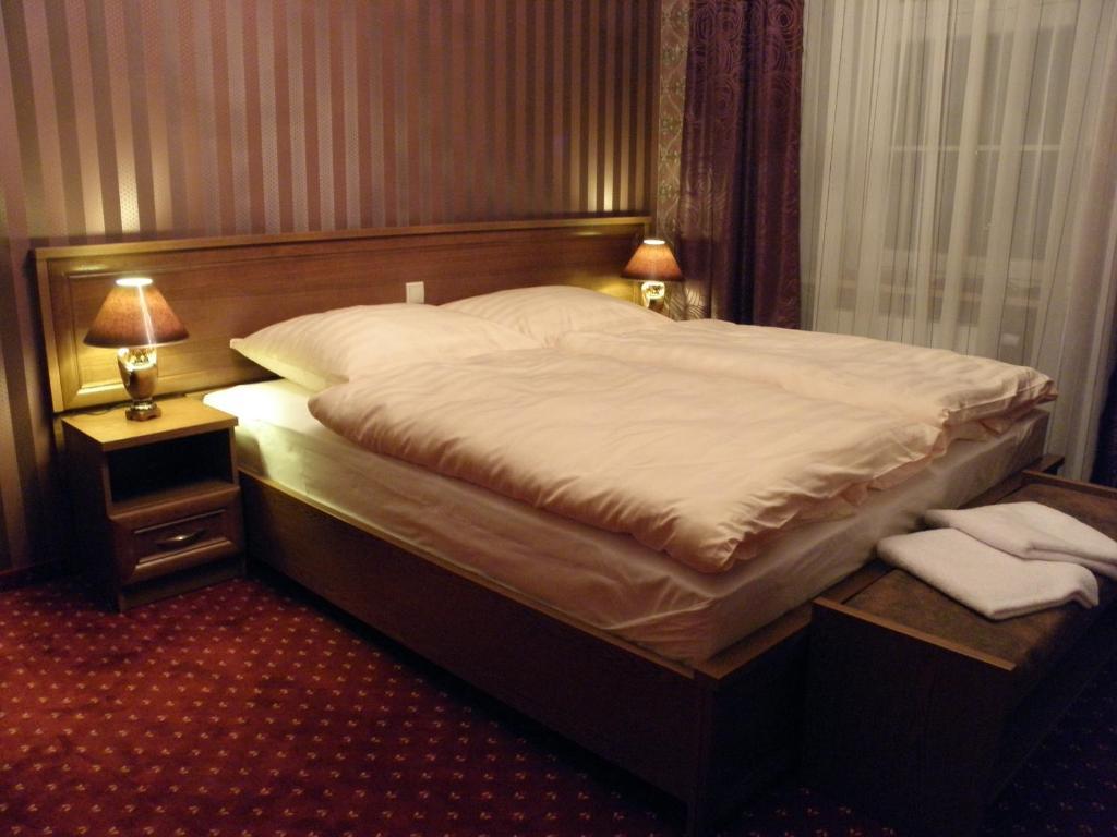 Palac Lucja Bb Zakrzów Kamer foto