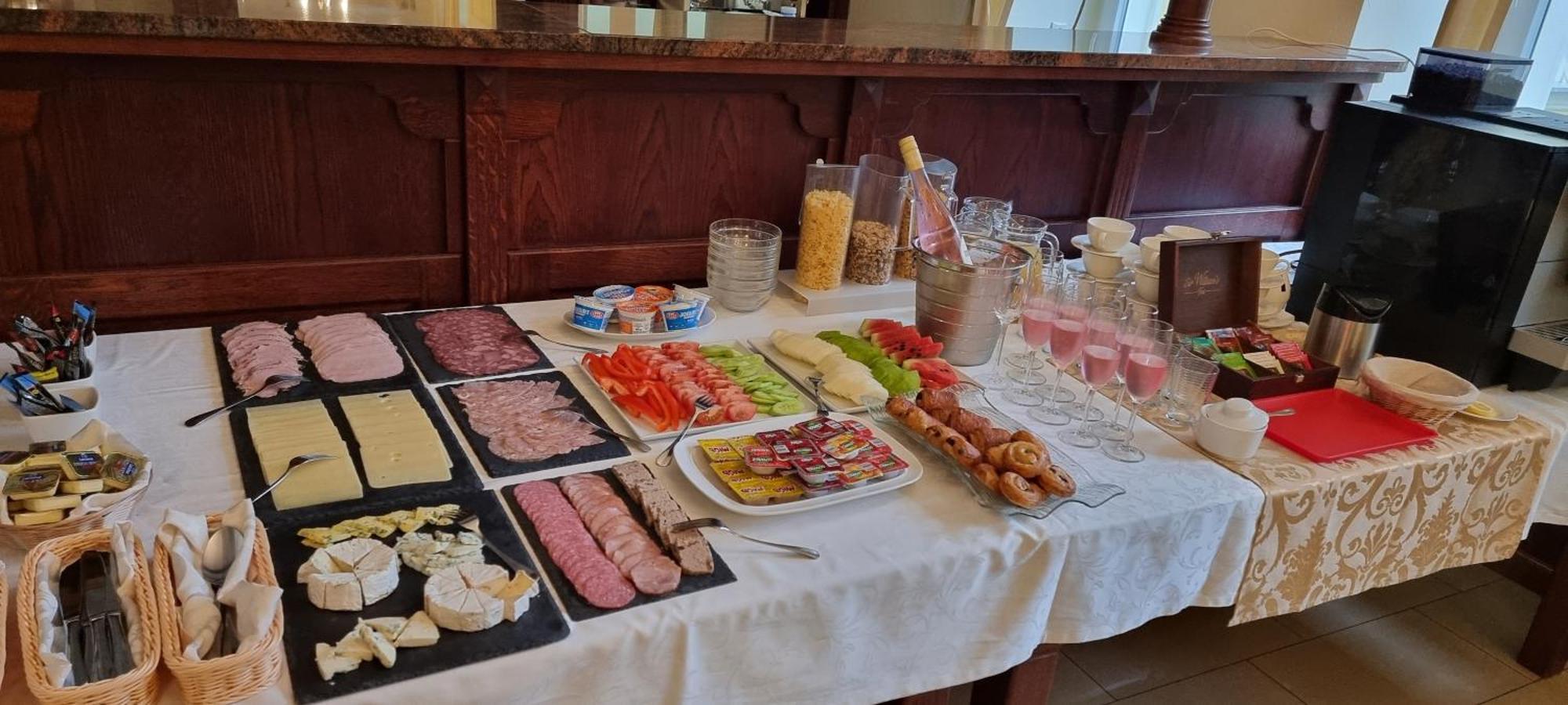 Palac Lucja Bb Zakrzów Buitenkant foto