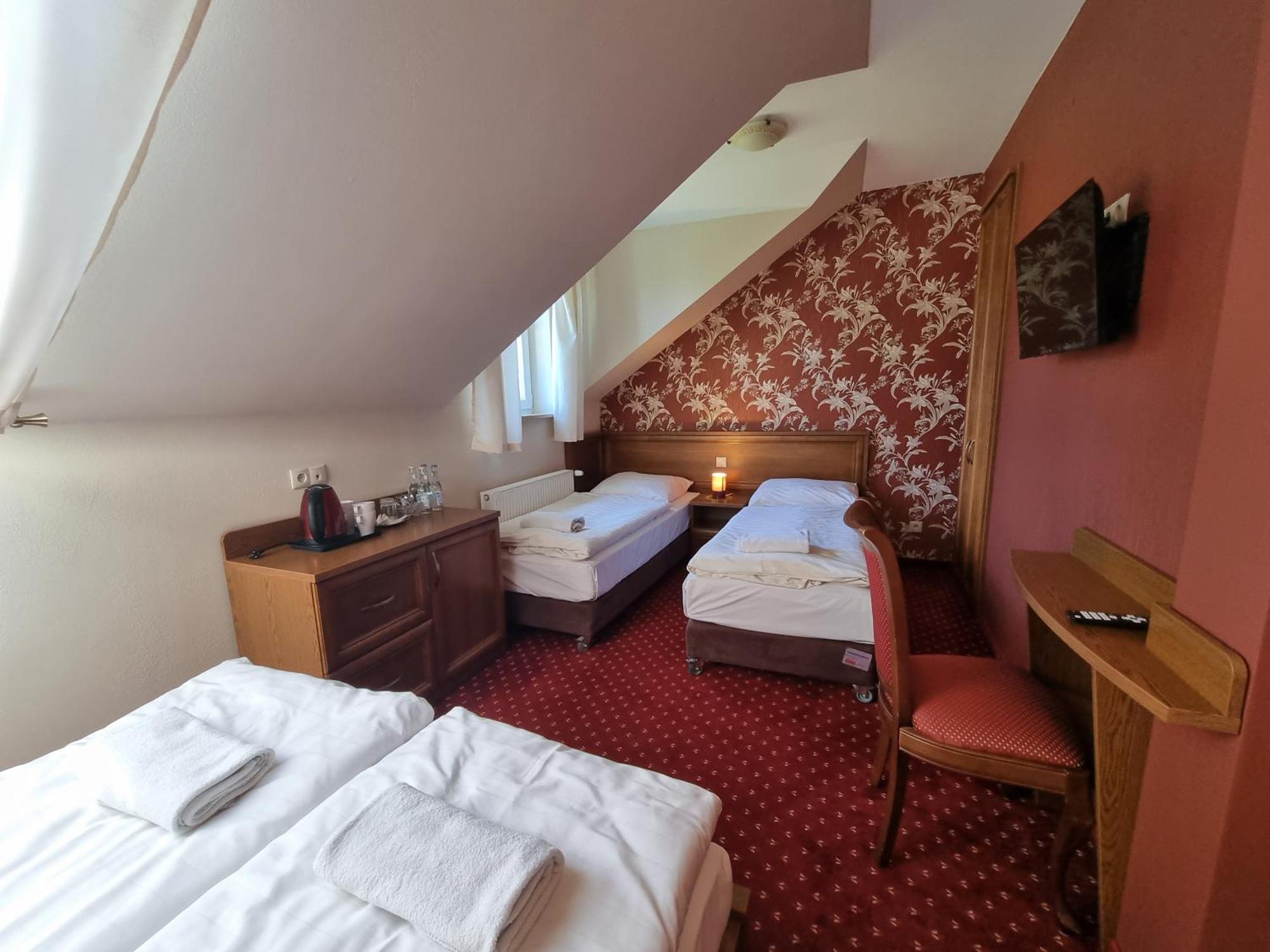 Palac Lucja Bb Zakrzów Buitenkant foto