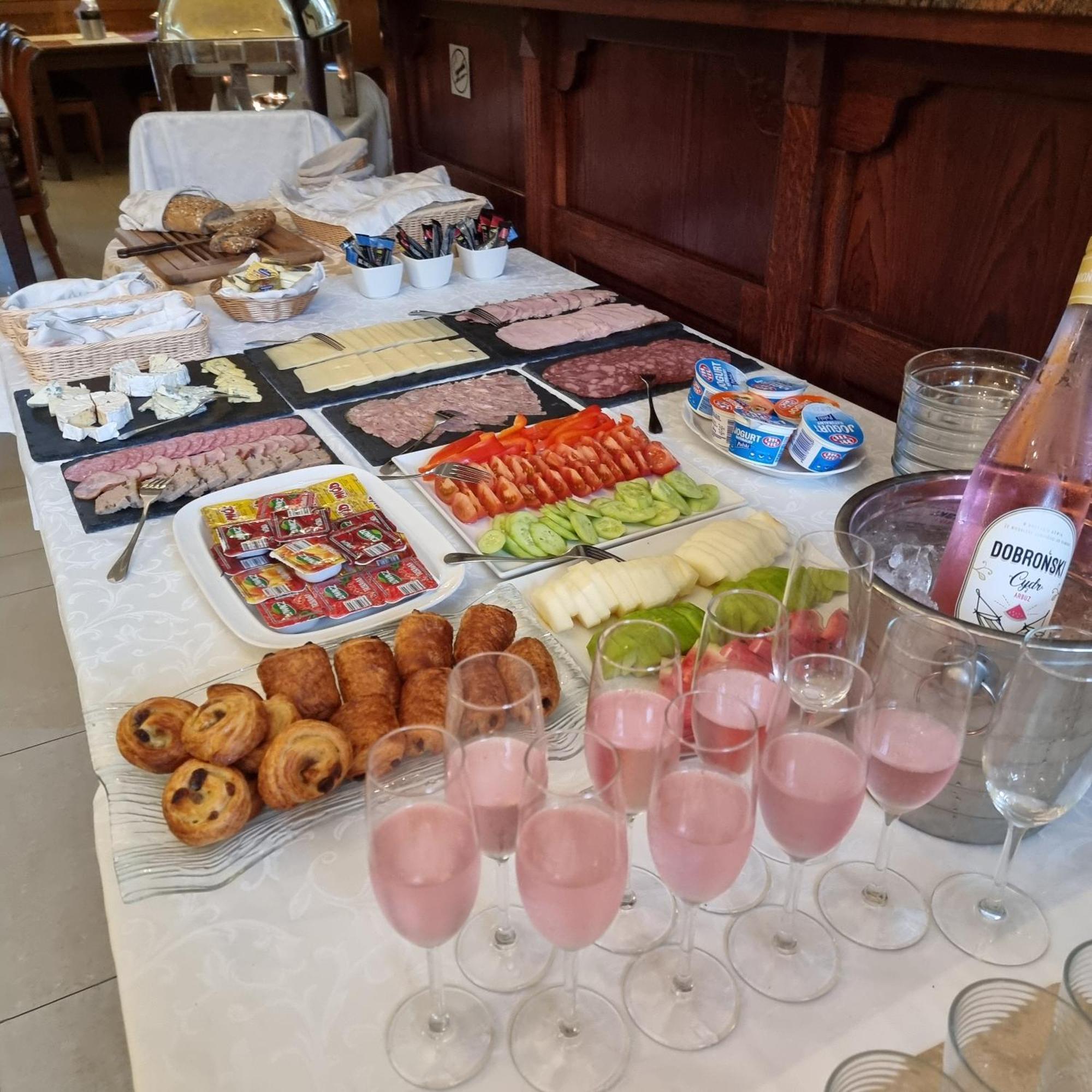 Palac Lucja Bb Zakrzów Buitenkant foto