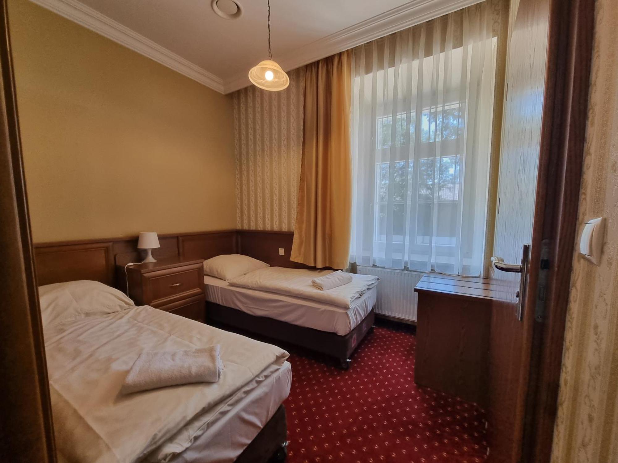 Palac Lucja Bb Zakrzów Buitenkant foto