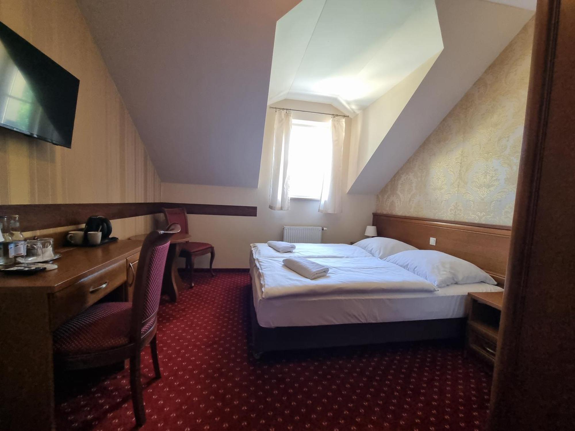 Palac Lucja Bb Zakrzów Buitenkant foto