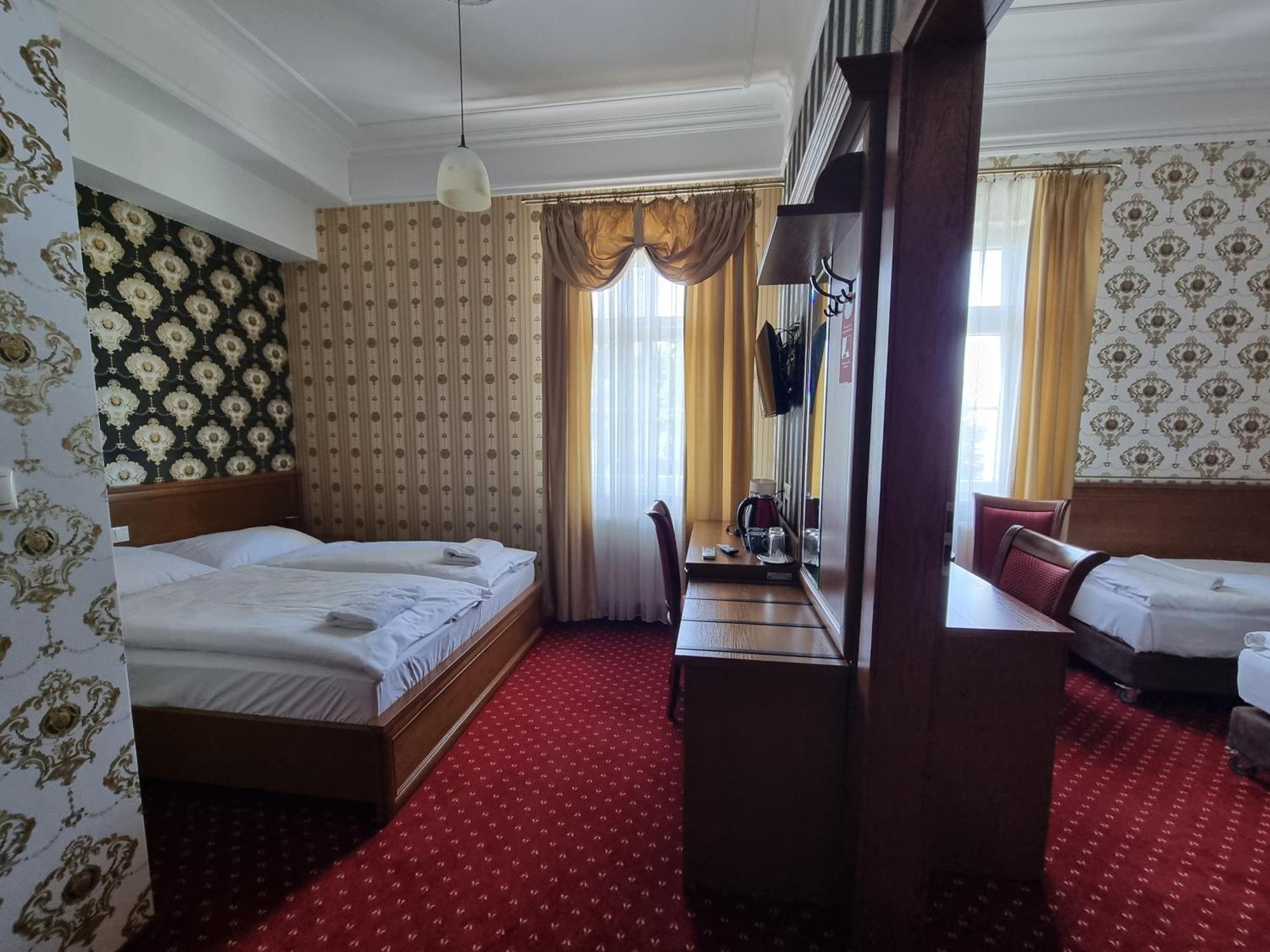 Palac Lucja Bb Zakrzów Buitenkant foto