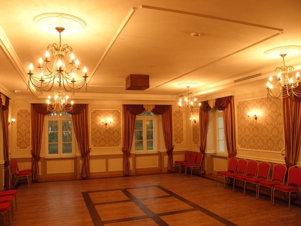 Palac Lucja Bb Zakrzów Buitenkant foto