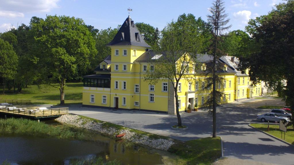 Palac Lucja Bb Zakrzów Buitenkant foto